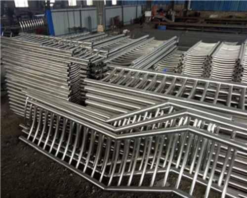 304不锈钢复合管护栏品种齐全/价格合理同城供应商