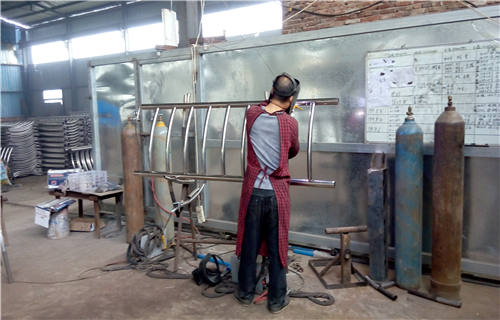 不锈钢碳素钢复合管护栏专业供应附近生产商