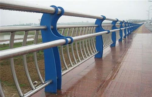 不锈钢复合管栏杆焊接当地制造商