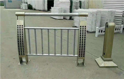不锈钢碳素钢复合管护栏特优物流配送