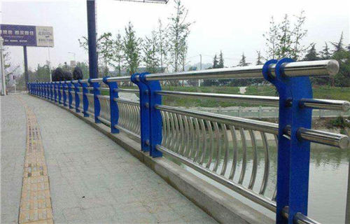 河道防护不锈钢栏杆过硬准时交付