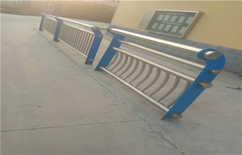 不锈钢复合管桥梁护栏规格价格支持定制
