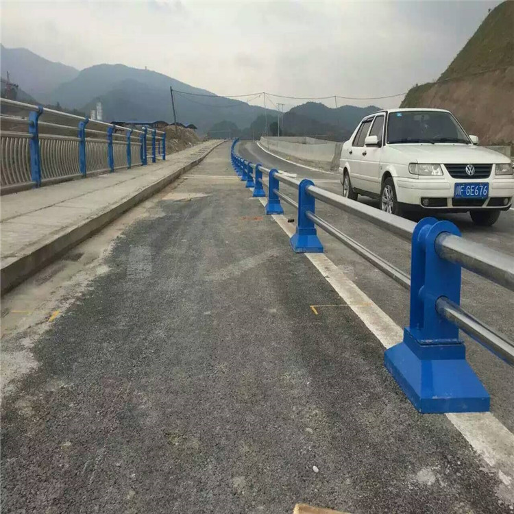 ​台湾不锈钢桥梁防撞护栏哪里好