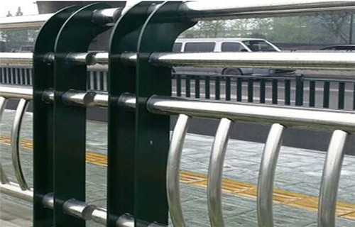 不锈钢复合管桥梁扶手-亮洁金属护栏本地生产商
