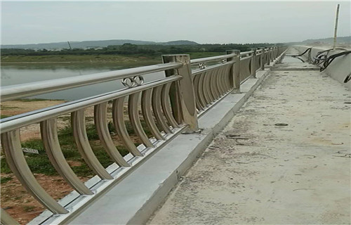道路碳素钢复合管栏杆-桥梁护栏立柱现货直发