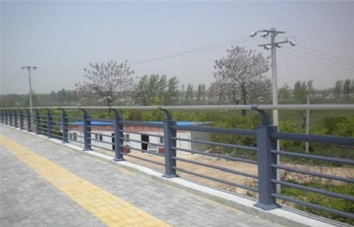 不锈钢复合管河道安全栏杆官网来图加工定制