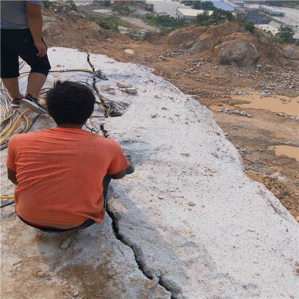 沟槽开挖遇到岩石劈裂机忻州
