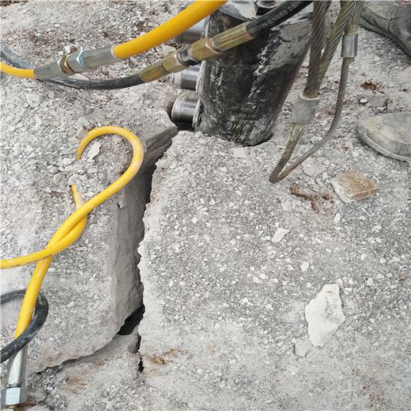 矿山硬石头开采破石头挖深基坑裂石机实力商家供货稳定