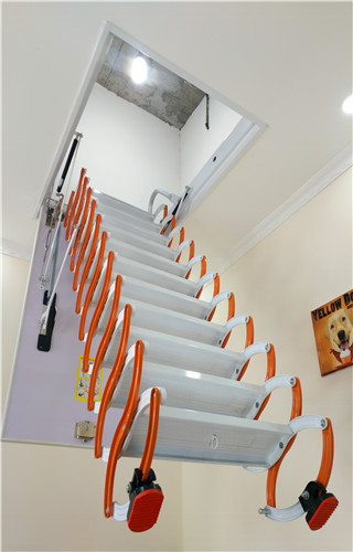 升降楼梯图片符合行业标准